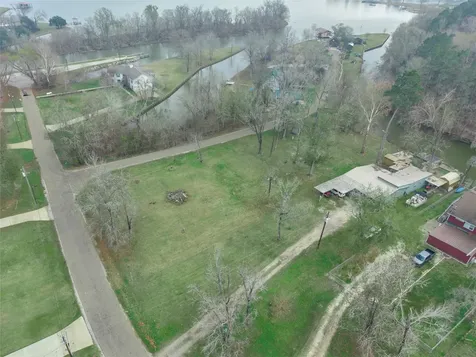 26 Lakeview Drive Huntsville TX 77320