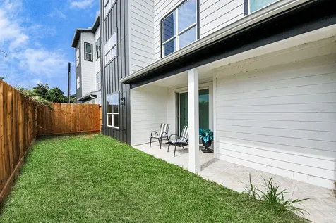 2016 Blodgett Street Houston TX 77004