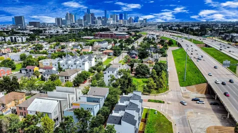 2016 Blodgett Street Houston TX 77004