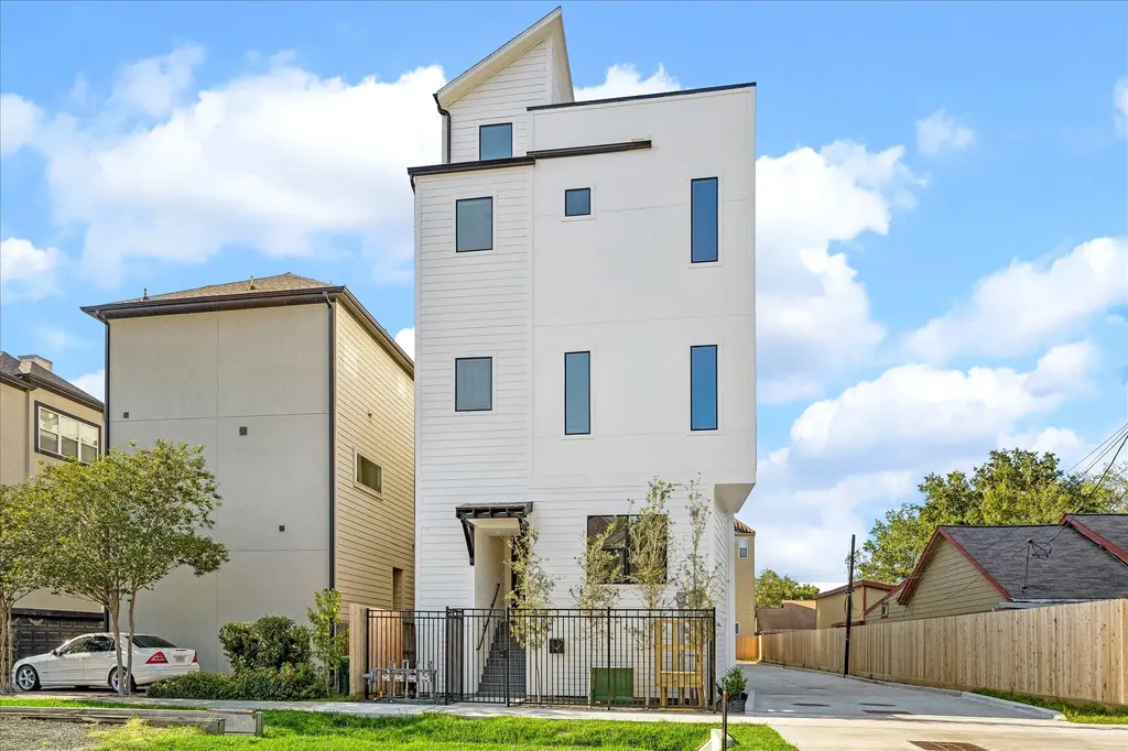 1329 W 22nd Street Houston TX 77008