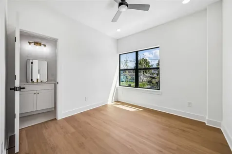 1329 W 22nd Street Houston TX 77008