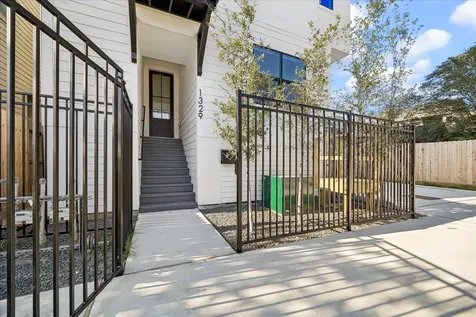 1329 W 22nd Street Houston TX 77008