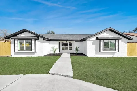 2701 Mustang Road Alvin TX 77511