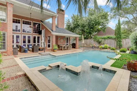 62 Pipers Walk Sugar Land TX 77479