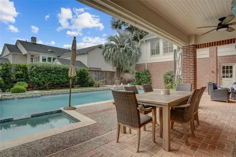 62 Pipers Walk Sugar Land TX 77479