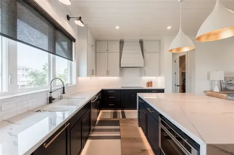 1311 Oahu Drive Tiki Island TX 77554