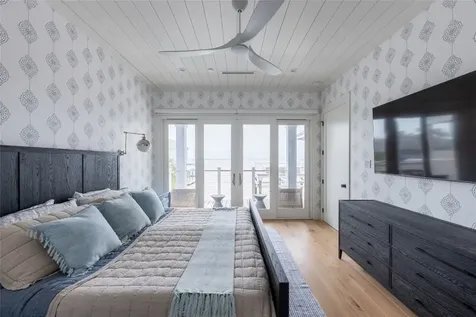 1311 Oahu Drive Tiki Island TX 77554