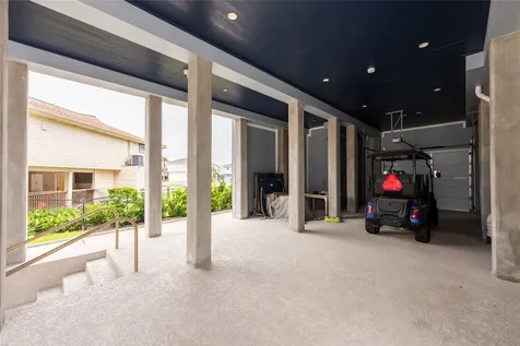 1311 Oahu Drive Tiki Island TX 77554