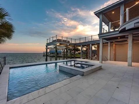 1311 Oahu Drive Tiki Island TX 77554