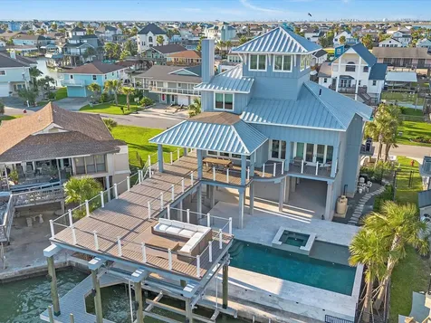 1311 Oahu Drive Tiki Island TX 77554