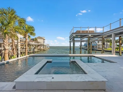 1311 Oahu Drive Tiki Island TX 77554
