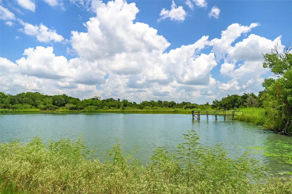 4900 Andreas Road Round Top TX 78954