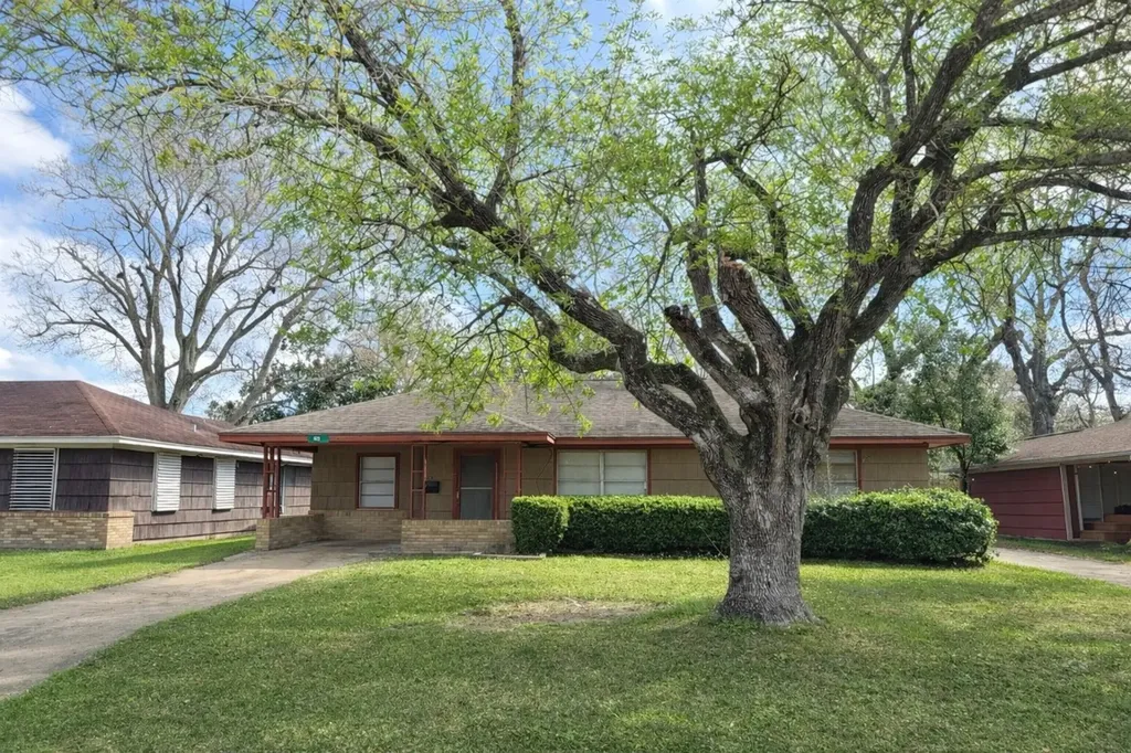 1413 Brazos Avenue La Marque TX 77568