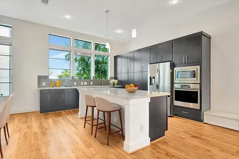 2104 Colorado Street Houston TX 77007