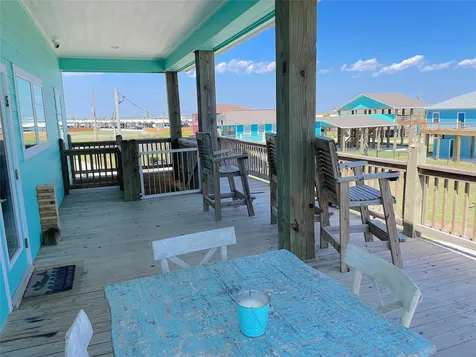 1001 S Stingaree Drive Crystal Beach TX 77650