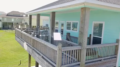 1001 S Stingaree Drive Crystal Beach TX 77650