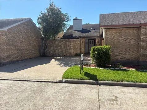 1723 Plumbwood Way Houston TX 77058