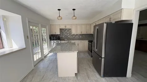 1723 Plumbwood Way Houston TX 77058