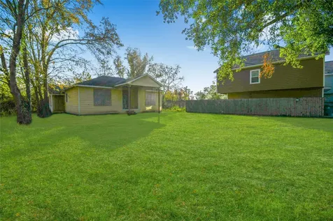1039 Marcolin Street Houston TX 77088