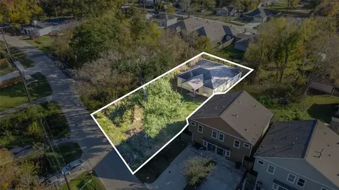 1039 Marcolin Street Houston TX 77088