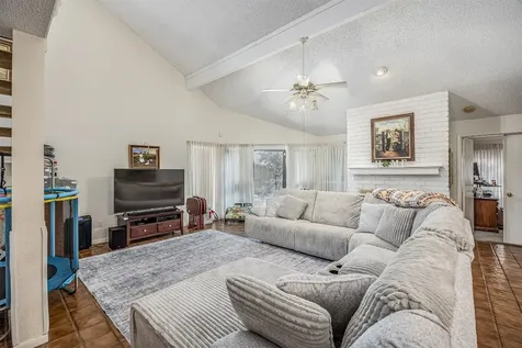 4613 Country Club View Baytown TX 77521