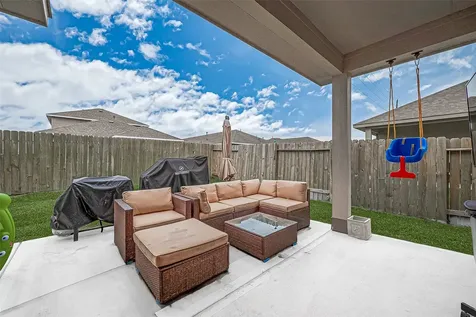 1214 Red Hills Drive Rosharon TX 77583