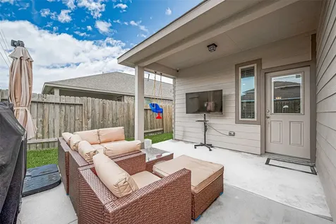 1214 Red Hills Drive Rosharon TX 77583