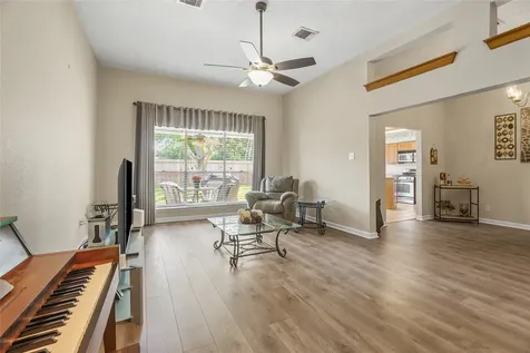 15807 Castorglen Drive Houston TX 77598