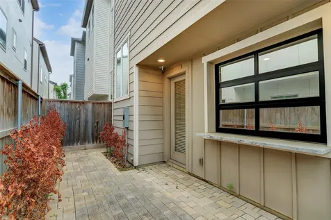 10905 Upland Retreat Houston TX 77043