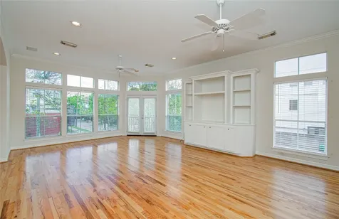 501 Leverkuhn Street Houston TX 77007