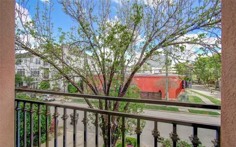 501 Leverkuhn Street Houston TX 77007
