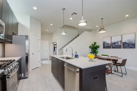 4914 Noble Street Houston TX 77020