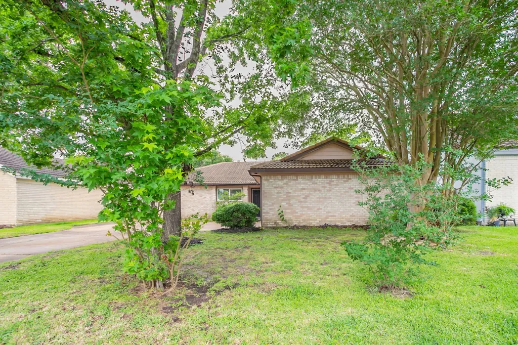 5935 Caruso Forest Drive Houston TX 77088