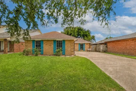 925 S 6th Street La Porte TX 77571