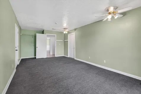 925 S 6th Street La Porte TX 77571