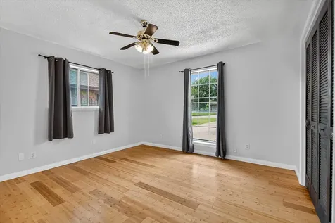 925 S 6th Street La Porte TX 77571