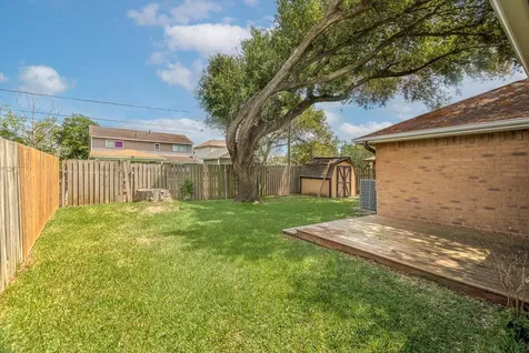 925 S 6th Street La Porte TX 77571