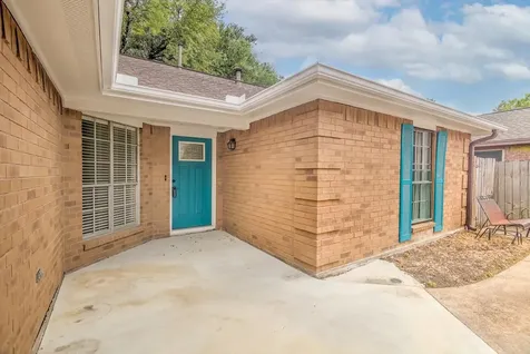925 S 6th Street La Porte TX 77571