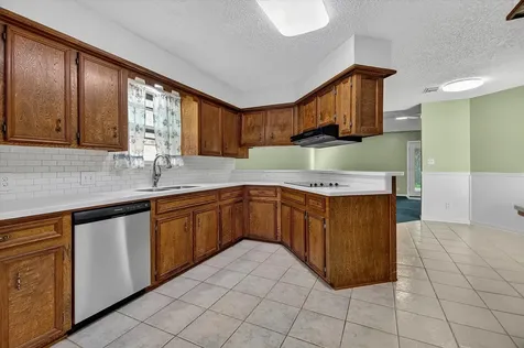 925 S 6th Street La Porte TX 77571