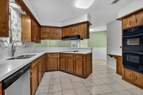925 S 6th Street La Porte TX 77571