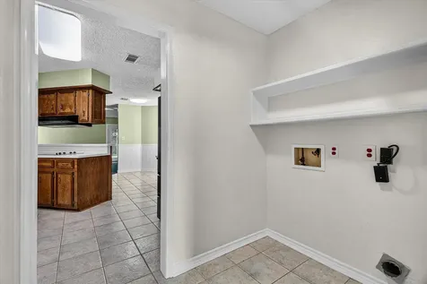 925 S 6th Street La Porte TX 77571