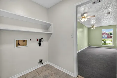 925 S 6th Street La Porte TX 77571
