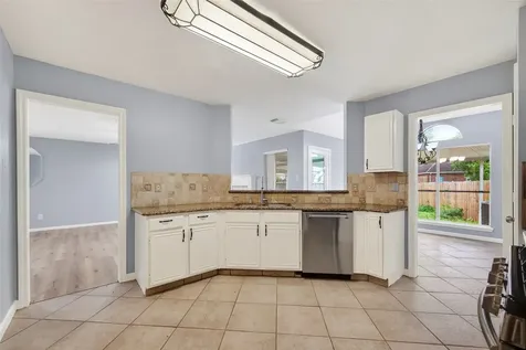 3608 Lochmoor Lane Pearland TX 77581