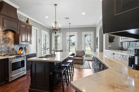 414 Lakeland Circle Rosharon TX 77583