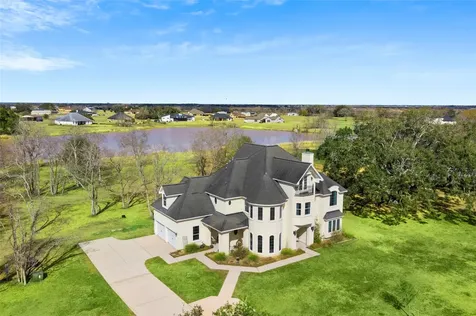 414 Lakeland Circle Rosharon TX 77583