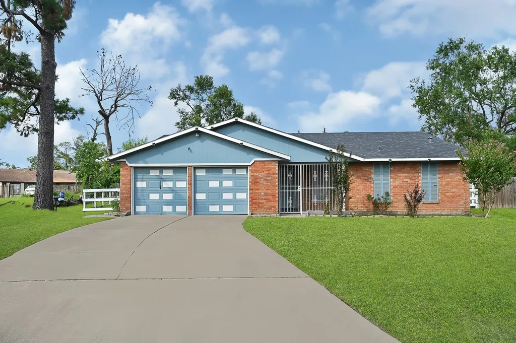 12223 Woodcliff Drive Houston TX 77013