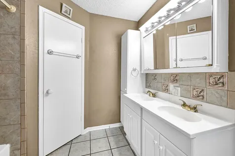 12223 Woodcliff Drive Houston TX 77013