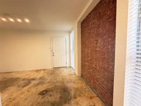 1112 W Lawrence Street 15 Houston TX 77008
