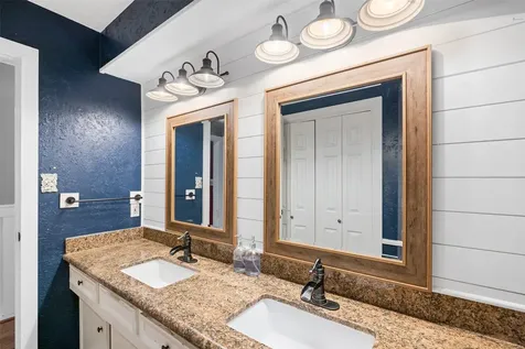 6702 Seinfeld Court Houston TX 77069