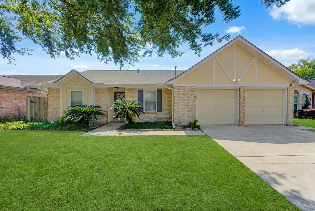 5711 Weeping Willow Road Houston TX 77092